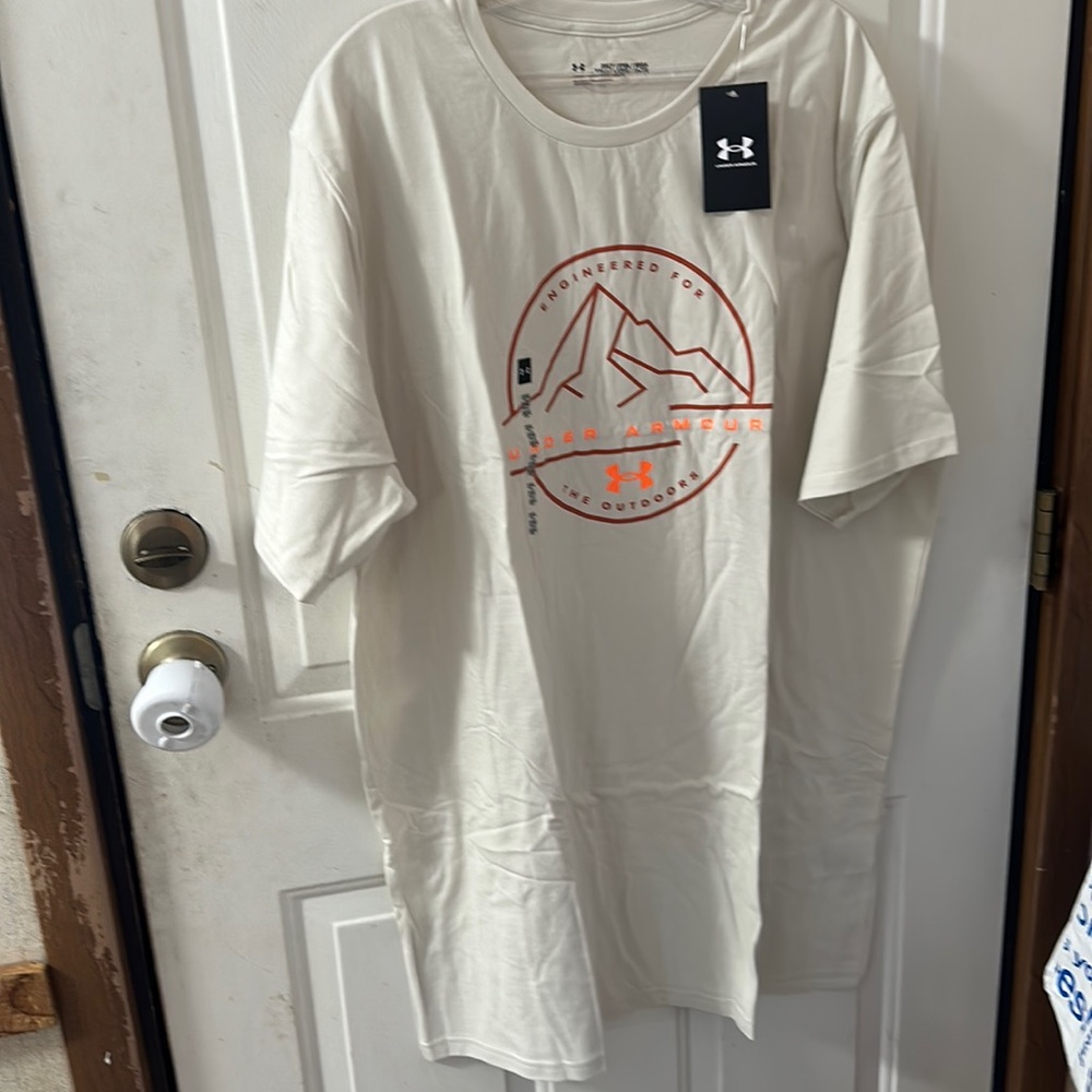UNDER ARMOUR MEN’S GRAPHIC TEE: STONE: NWT: SZ 3XLT